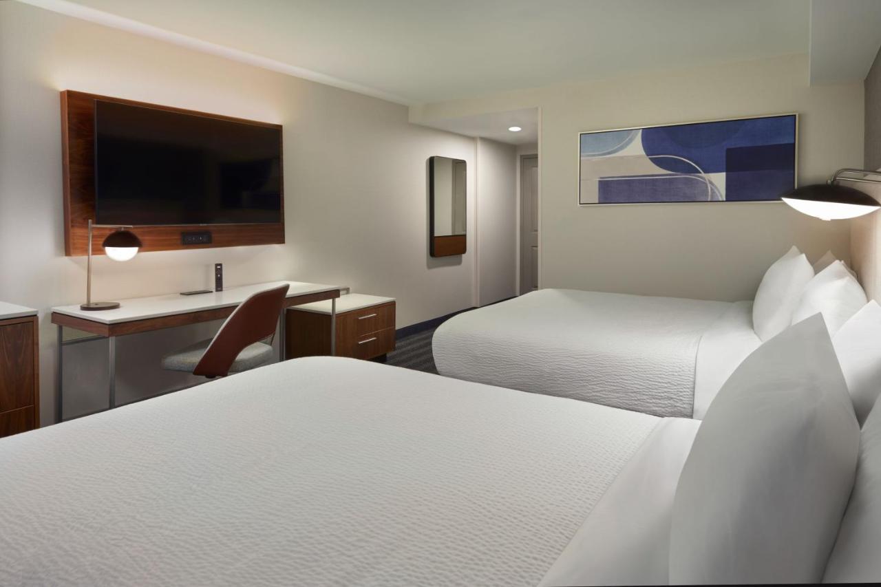 Hotel Courtyard By Marriott Kitchener Extérieur photo