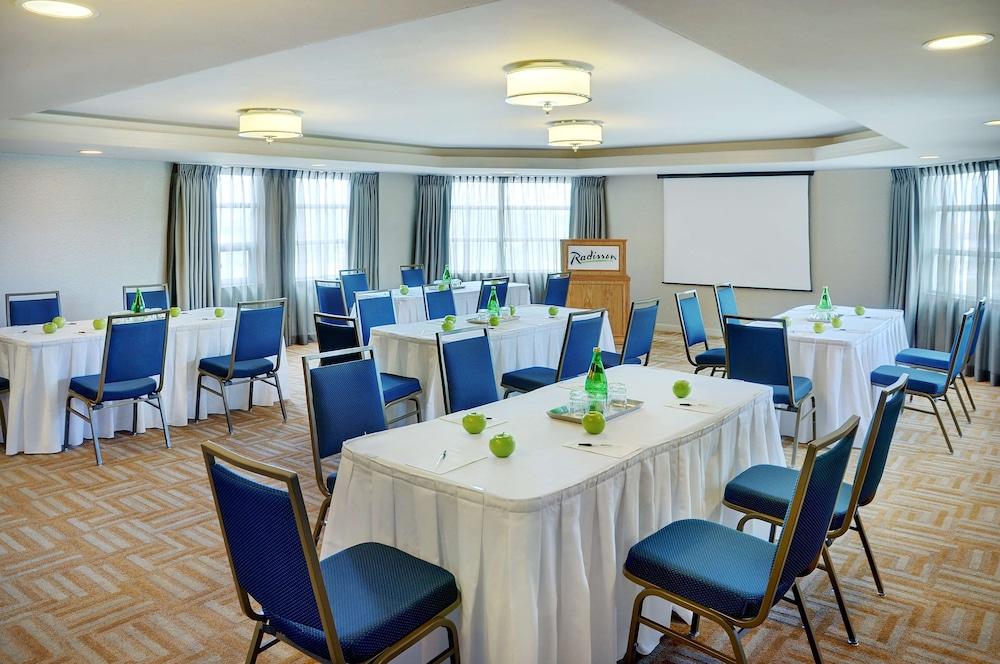 Hotel Courtyard By Marriott Kitchener Extérieur photo